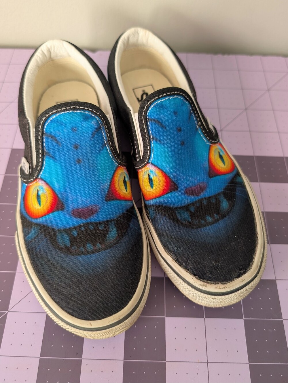 Vans Kpop Demon Hunter Derpy Tiger Slip On Shoes Size Kids US 1.0 Repaired
